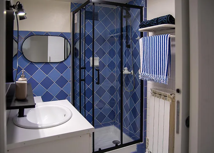 Confortable à La Neptune 2 *